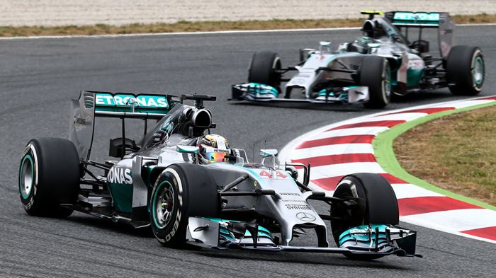 Τα δύο μονοθέσια της Mercedes έκαναν το 4ο σερί 1-2, αποδεικνύοντας εκ νέου, πως φέτος τρέχουν χωρίς αντίπαλο.